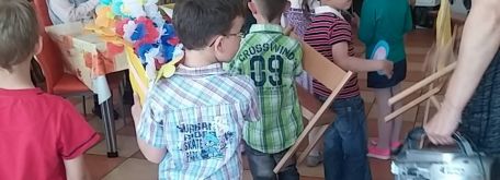Vystúpenie detí z mš bzince pod javorinou - 13169986_1121274894570439_1931715202_o