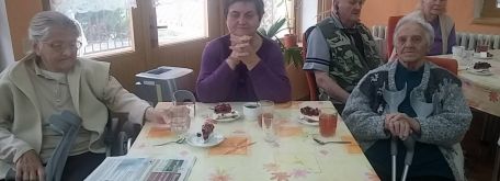 Vystúpenie detí z mš - október, mesiac úcty k starším - 14550782_1226317704066157_403793737_o